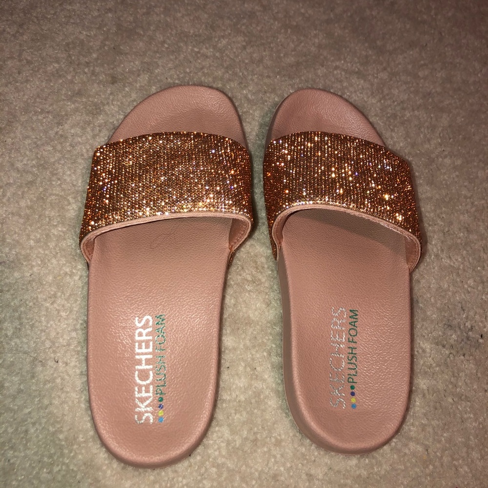 Sketchers cushioned slides
